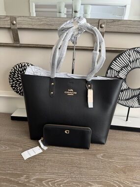 Coach LTH Town Black Leather Tote with Matching Wallet